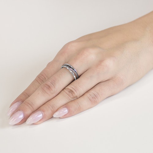 Pierścionek SAVICKI: białe złoto, czarny diament